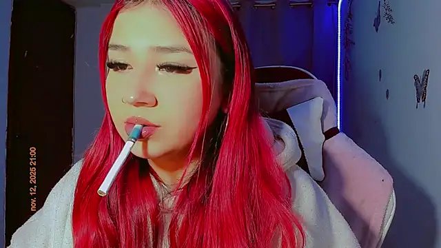 Snapshot of madisonx17 chatting on 11/13/25, 01:59 madisonx17 online show from 11/13/25, 01:59