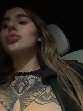 Snapshot of ValerieHilton chatting on 01/03/25, 04:55 ValerieHilton online show from 01/03/25, 04:55