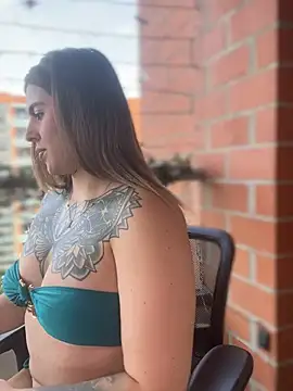 Snapshot of ValerieHilton chatting on 01/11/25, 09:15 ValerieHilton online show from 01/11/25, 09:15