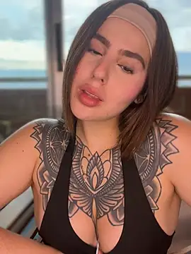 Snapshot of ValerieHilton chatting on 02/03/25, 10:21 ValerieHilton online show from 02/03/25, 10:21