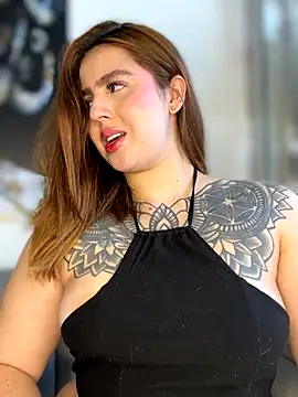 Snapshot of ValerieHilton chatting on 10/20/25, 09:26 ValerieHilton online show from 10/20/25, 09:26