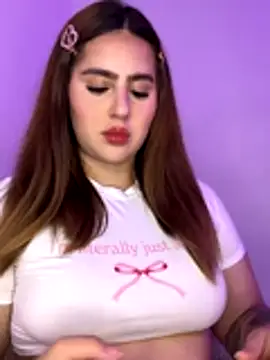 Snapshot of ValerieHilton chatting on 12/13/25, 10:48 ValerieHilton online show from 12/13/25, 10:48