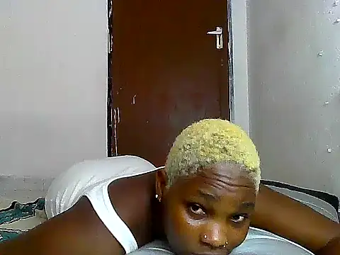 Snapshot of SexyKimberly23 chatting on 11/11/25, 01:00 SexyKimberly23 online show from 11/11/25, 01:00