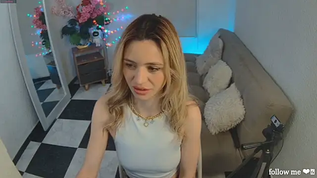 Lucy Princes online show from 01/08/26, 03:31