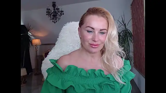 eyesangel22 online show from 12/30/24, 12:42