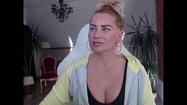 eyesangel22 online show from 01/29/25, 09:23