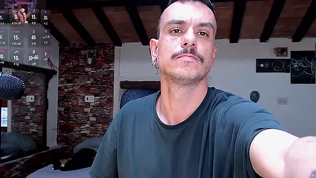 Snapshot of cek_186 chatting on 04/19/26, 11:09 cek 186 online show from 04/19/26, 11:09