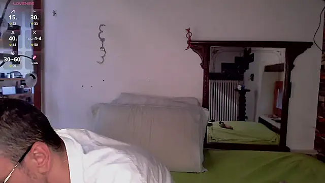 Snapshot of cek_186 chatting on 05/26/26, 12:01 cek 186 online show from 05/26/26, 12:01