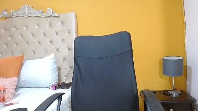 Snapshot of rousse_sexyandhot chatting on 07/02/26, 03:23 rousse sexyandhot online show from 07/02/26, 03:23