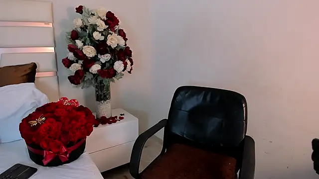 Snapshot of CamilaSofiia chatting on 02/19/25, 01:51 CamilaSofiia online show from 02/19/25, 01:51