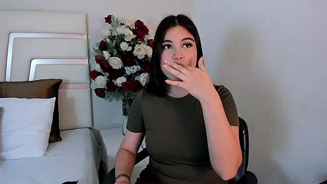 Snapshot of CamilaSofiia chatting on 02/28/25, 07:46 CamilaSofiia online show from 02/28/25, 07:46