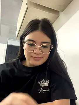 Snapshot of CamilaSofiia chatting on 10/05/25, 04:38 CamilaSofiia online show from 10/05/25, 04:38