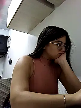 Snapshot of CamilaSofiia chatting on 10/12/25, 04:39 CamilaSofiia online show from 10/12/25, 04:39