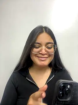 Snapshot of CamilaSofiia chatting on 10/22/25, 07:57 CamilaSofiia online show from 10/22/25, 07:57