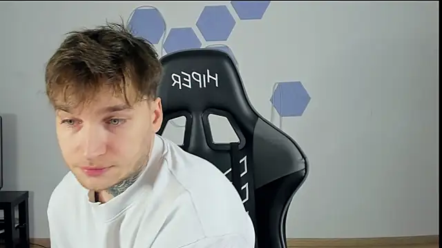 Chris Tyson online show from 01/03/25, 04:27