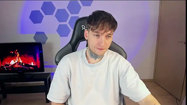 Chris Tyson online show from 01/11/25, 08:21