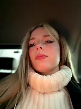 LoraaDoll online show from 09/25/25, 03:49