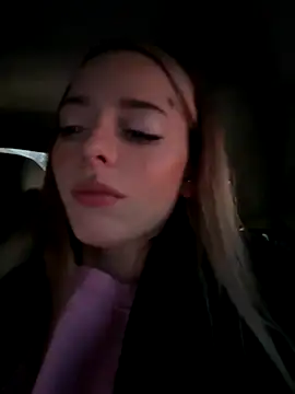 LoraaDoll online show from 10/21/25, 02:51