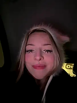 LoraaDoll online show from 12/16/25, 02:55