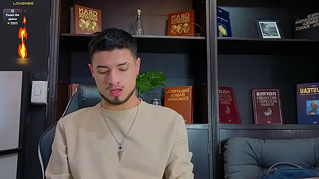 EdwardRoss  online show from 10/03/25, 09:01