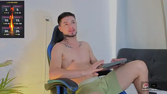 EdwardRoss  online show from 04/21/26, 09:28