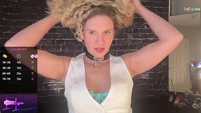 Snapshot of AmberJade_AmJ chatting on 12/20/25, 01:02 AmberJade AmJ online show from 12/20/25, 01:02