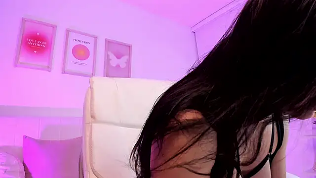 Snapshot of Steff_London chatting on 01/29/25, 02:19 Steff London online show from 01/29/25, 02:19