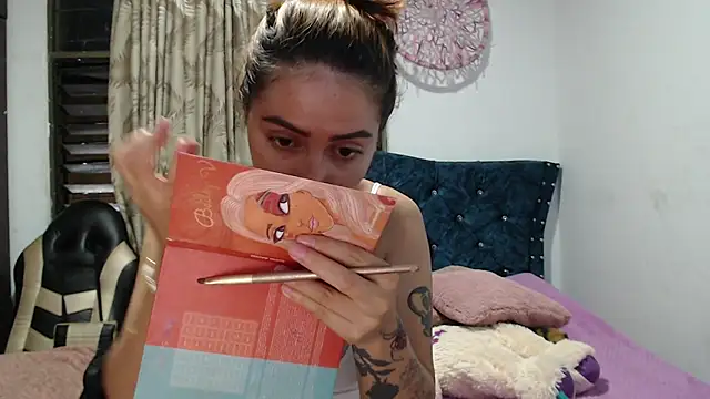 Snapshot of Kate_lorens9 chatting on 11/17/25, 11:43 Kate lorens9 online show from 11/17/25, 11:43