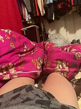 Snapshot of A6229 chatting on 01/31/25, 11:35 A6229 online show from 01/31/25, 11:35