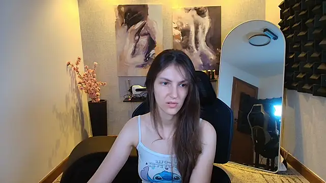 Snapshot of upssnowy chatting on 09/10/25, 12:49 upssnowy online show from 09/10/25, 12:49