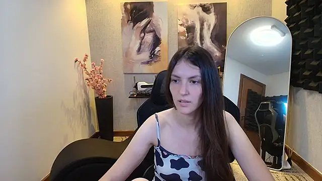 Snapshot of upssnowy chatting on 09/22/25, 11:51 upssnowy online show from 09/22/25, 11:51