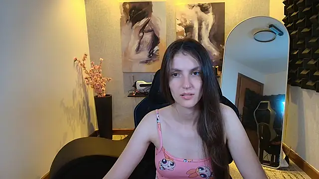 Snapshot of upssnowy chatting on 09/24/25, 01:20 upssnowy online show from 09/24/25, 01:20