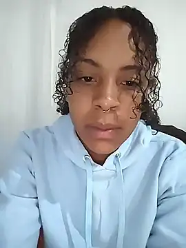 Julia Pretinha online show from 01/07/26, 01:30