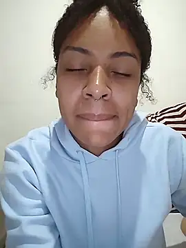 Julia Pretinha online show from 05/31/26, 01:03