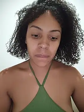 Julia Pretinha online show from 06/04/26, 03:40
