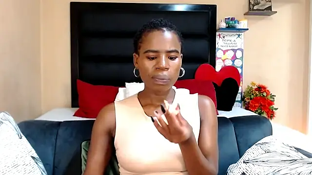 LongPussyLipsxx online show from 03/22/25, 04:58