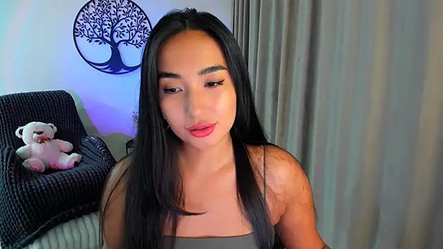 worldofkim online show from 09/23/25, 09:51