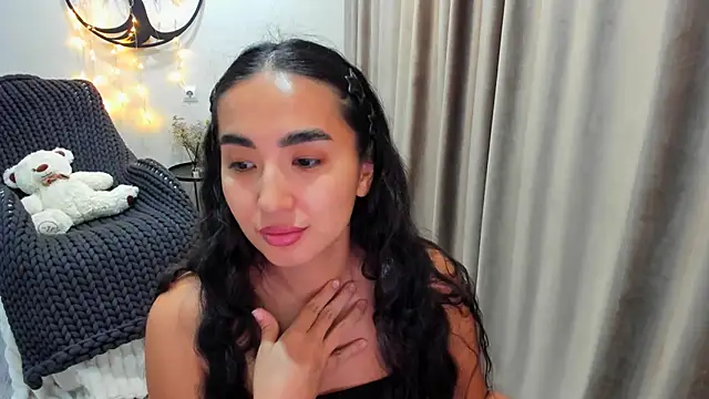 worldofkim online show from 11/30/25, 09:41