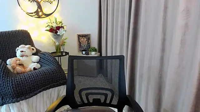 worldofkim online show from 02/19/26, 08:49