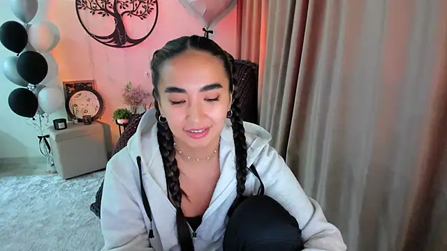 worldofkim online show from 03/31/26, 01:11