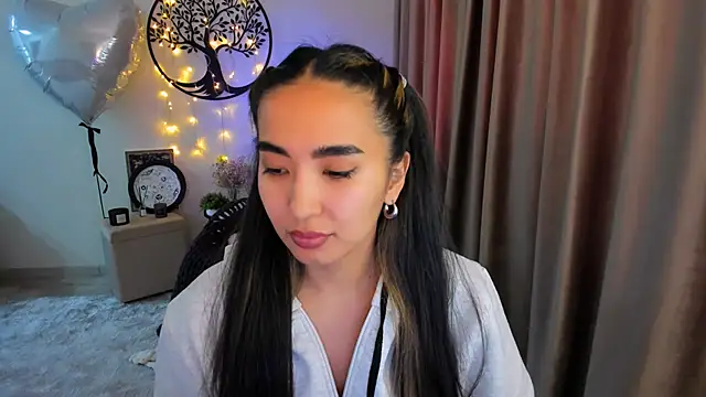 worldofkim online show from 04/14/26, 10:32