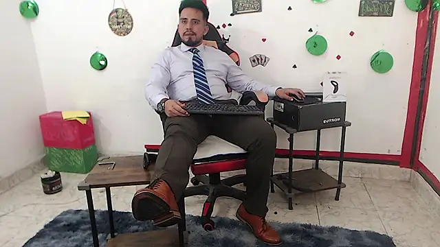 Snapshot of KalethBigDick chatting on 06/24/26, 11:42 KalethBigDick online show from 06/24/26, 11:42