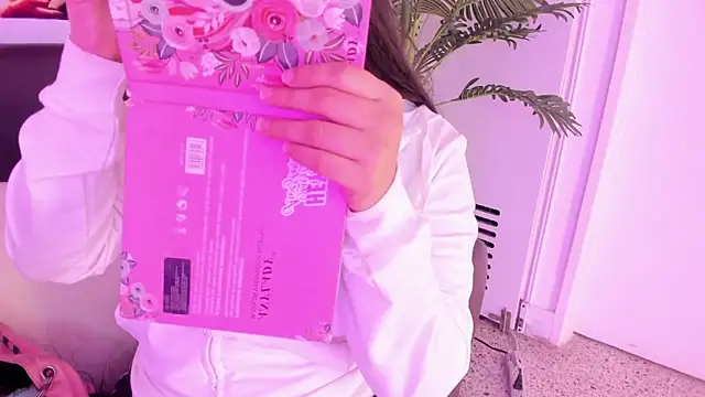 Miia Thompsonn online show from 12/27/24, 03:09