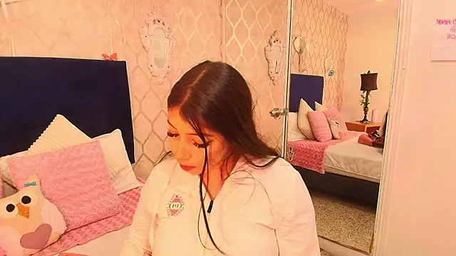 Miia Thompsonn online show from 01/24/25, 09:05