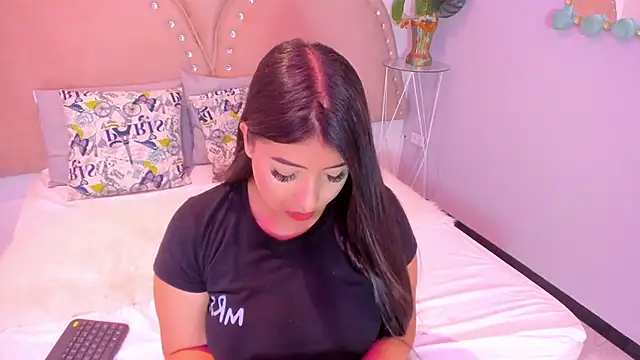 Miia Thompsonn online show from 01/07/26, 03:31