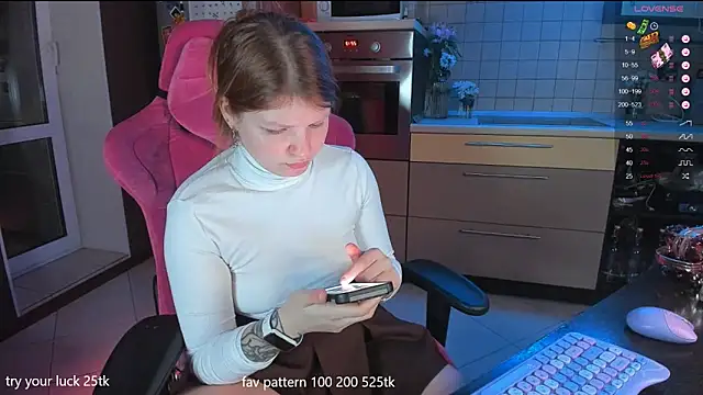 lil lia online show from 12/02/24, 07:16