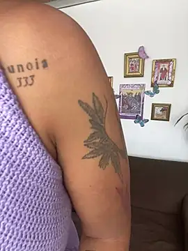 haiiley more online show from 02/08/25, 08:21