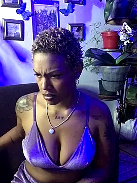 haiiley more online show from 10/25/25, 12:18