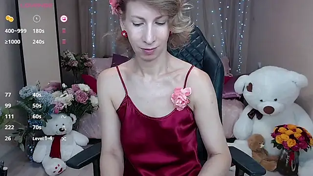 Snapshot of AdrianaSea chatting on 09/16/25, 06:14 AdrianaSea online show from 09/16/25, 06:14