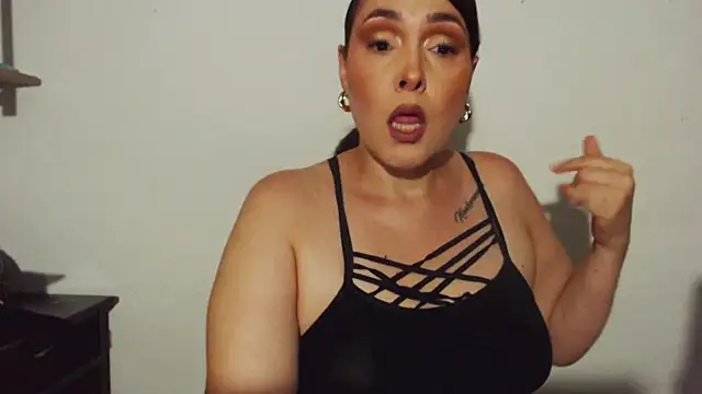 Miss Agatha online show from 10/28/25, 01:20